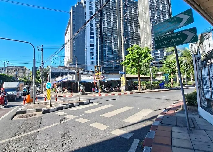 40sqm Corner 1br, 3 Mins Bts, 20 Mins Iconsiam * Bangkok